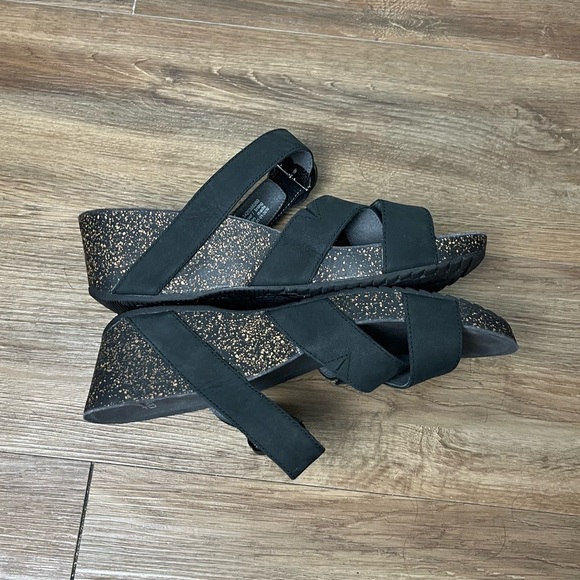 Dansko Susie Black Milled Nubuck Strappy Buckle Cork Wedge Sandal Size 42 - Picture 9 of 10